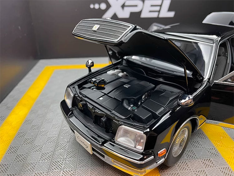 Fast echtes Toyota Century-Modellauto aus Legierung im Maßstab 1:18 von 1997