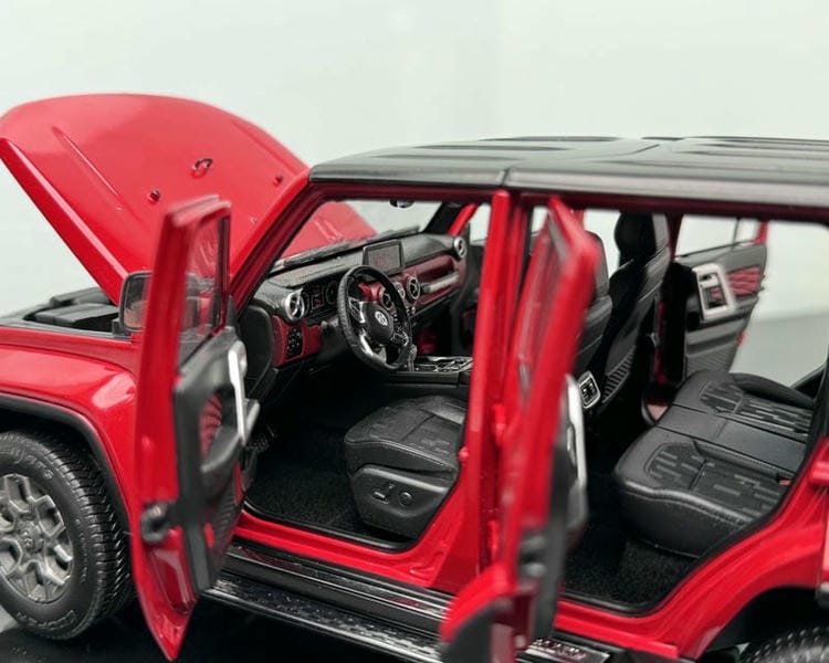 Beijing B40L 1:18 Diecast Model – Premium Red Collectible for Display
