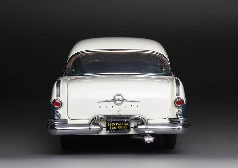 Модель автомобиля SunStar Platinum 1/18 Alloy 1955 Pontiac