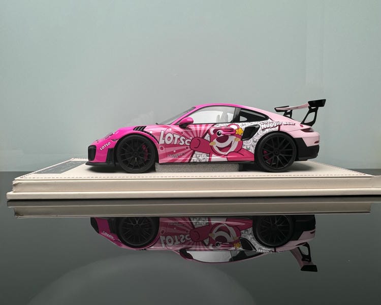 Vehicle Art 1/18 Porsche 911 GT2RS Weissach Package Simulation Car Model