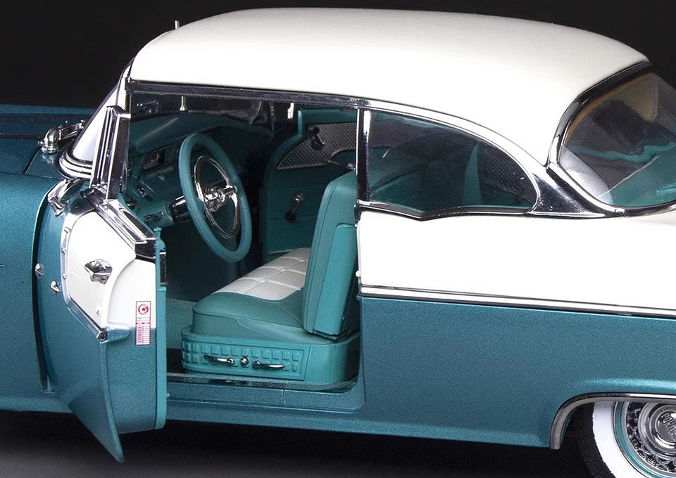 Модель автомобиля SunStar Platinum 1/18 Alloy 1955 Pontiac