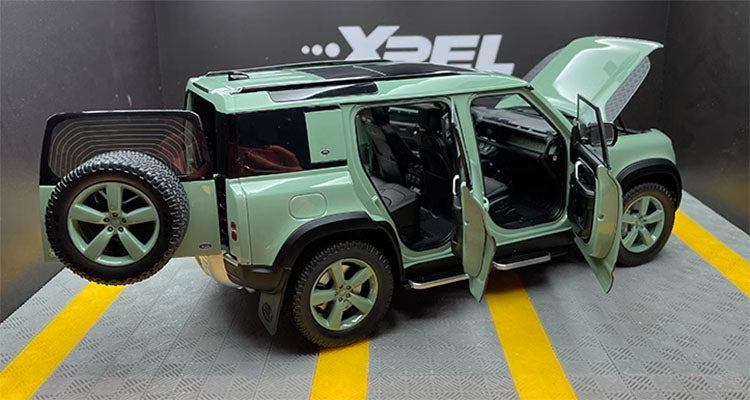 Fast echter Defender 90 2023 110th Anniversary Edition 1:18 Automodell