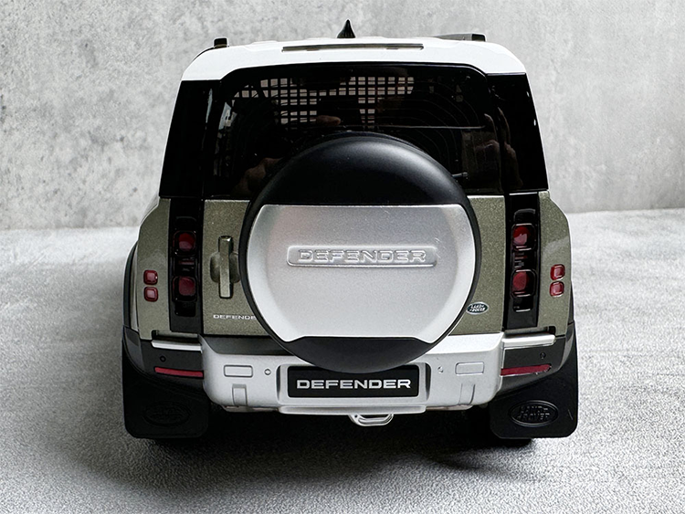 Almost Real 1:18 New Land Rover Defender 110 Kit 2020 Alloy Car Model Premium Collectibles, Souvenirs, Gifts