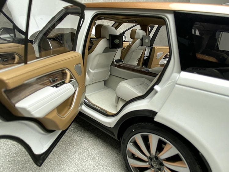 LCD 1:18 Range Rover Honor Genesis Long Edition 2022 Legierung Vollständig offenes Automodell