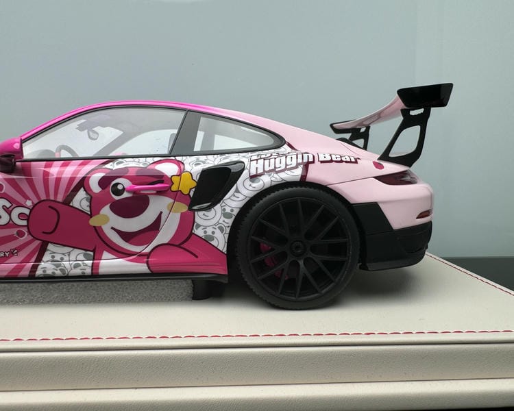Vehicle Art 1/18 Porsche 911 GT2RS Weissach Package Simulation Car Model