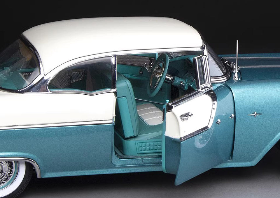 Модель автомобиля SunStar Platinum 1/18 Alloy 1955 Pontiac