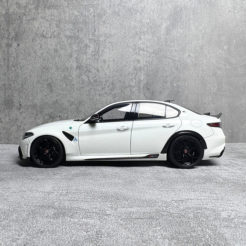 MH Romeo Giulia GTA Simulationsautomodell 1 18 Sammlerornamente