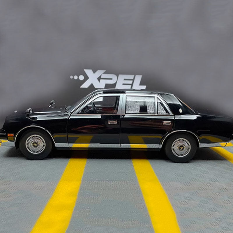 Fast echtes Toyota Century-Modellauto aus Legierung im Maßstab 1:18 von 1997