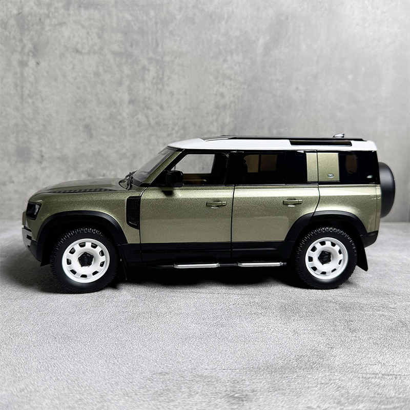 Almost Real 1:18 New Land Rover Defender 110 Kit 2020 Alloy Car Model Premium Collectibles, Souvenirs, Gifts