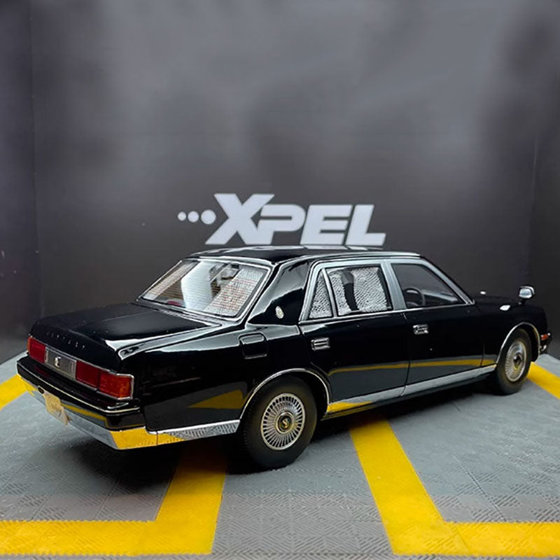 Fast echtes Toyota Century-Modellauto aus Legierung im Maßstab 1:18 von 1997