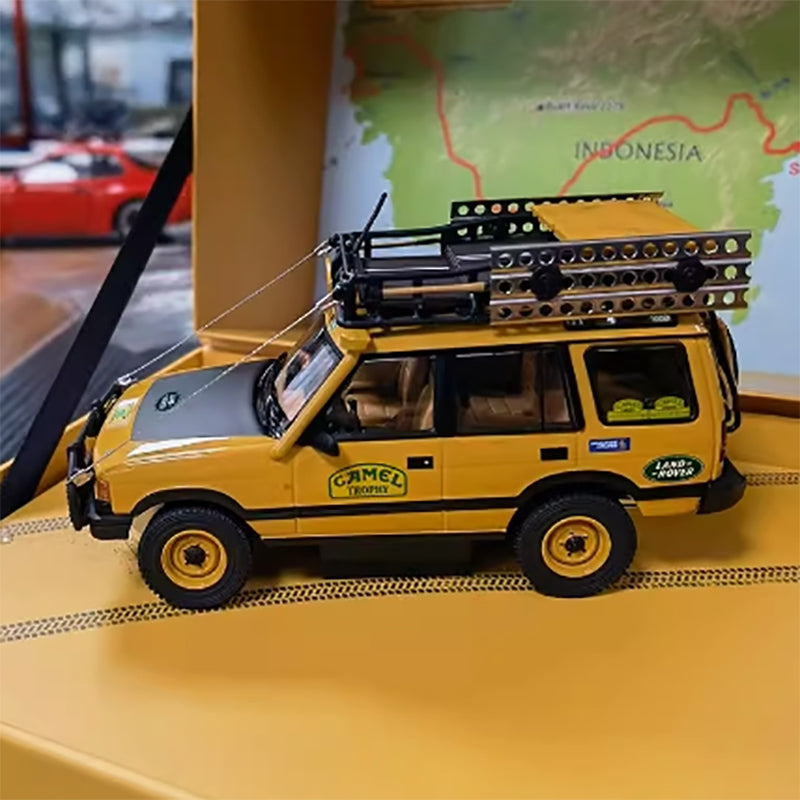 Почти настоящая модель легкосплавного автомобиля Land Rover Discovery первого поколения Camel Cup Kalimantan Station в масштабе 1:43 (410410)