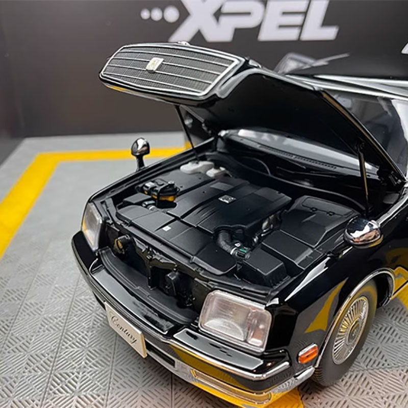 Fast echtes Toyota Century-Modellauto aus Legierung im Maßstab 1:18 von 1997