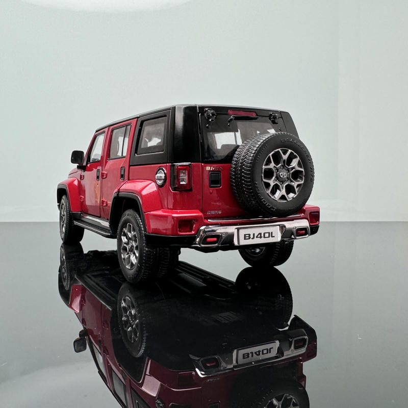 Beijing B40L 1:18 Diecast Model – Premium Red Collectible for Display