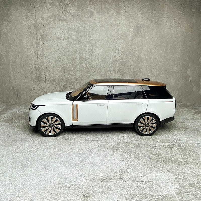 LCD 1:18 Range Rover Honor Genesis Long Edition 2022 Legierung Vollständig offenes Automodell